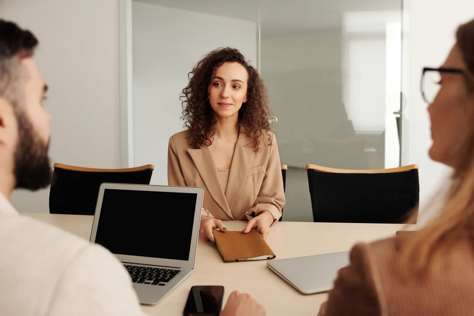 Equipo de trabajo en una sesión de capacitación